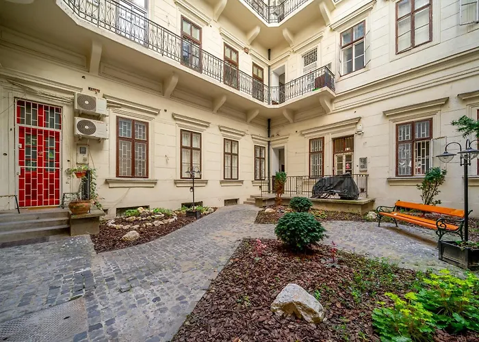Vintage Budapest- Your Home In Downtown Budapest