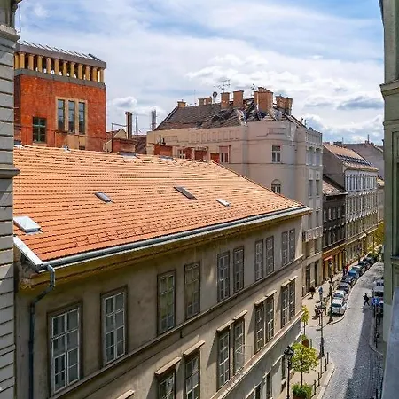 Appartement Tango Budapest- Your In Downtown Boedapest
